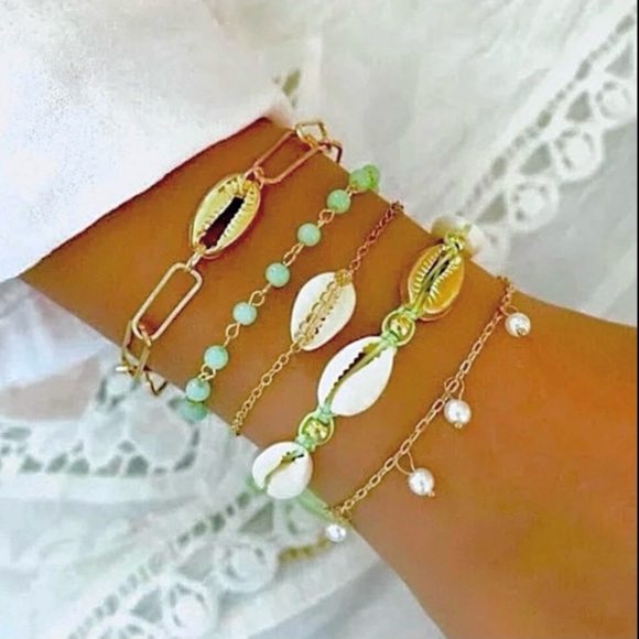 The Girl With Kaleidoscope Eyes Jewelry - Sea Foam & Shell Bracelet Set